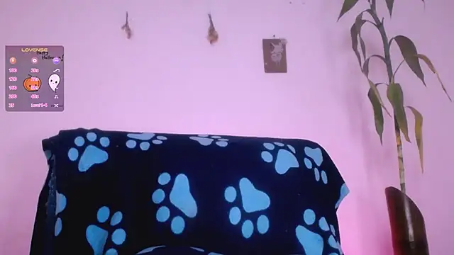 Snapshot of Nocturnawitch chatting on October 2025 02:47:01 PM Nocturnawitch online show from October 2025 02:47:01 PM