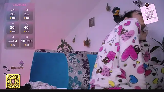 Snapshot of Nocturnawitch chatting on October 2025 01:07:01 PM Nocturnawitch online show from October 2025 01:07:01 PM