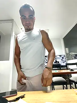Snapshot of SanChacal5694 chatting on September 2025 11:05:02 PM SanChacal5694 online show from September 2025 11:05:02 PM