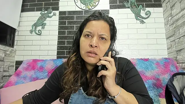 Snapshot of Sandra_Milf_love chatting on October 2025 03:12:02 AM Sandra Milf love online show from October 2025 03:12:02 AM