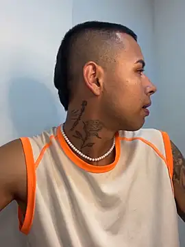  Logan Colton  online show from September 2025 05:13:01 PM