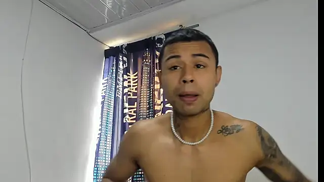 Snapshot of _Logan_Colton_ chatting on December 2025 05:19:02 PM Logan Colton online show from December 2025 05:19:02 PM