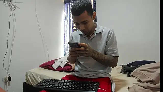 Snapshot of _Logan_Colton_ chatting on December 2025 05:20:01 PM Logan Colton online show from December 2025 05:20:01 PM