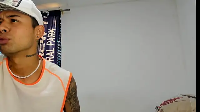 Snapshot of _Logan_Colton_ chatting on December 2025 08:49:01 PM Logan Colton online show from December 2025 08:49:01 PM