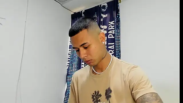 Snapshot of _Logan_Colton_ chatting on January 2026 09:27:01 PM Logan Colton online show from January 2026 09:27:01 PM