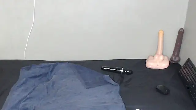 TrishahXo online show from March 2026 04:06:02 AM