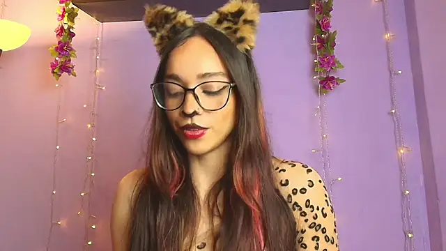 Dafne Mel online show from October 2025 01:51:02 PM