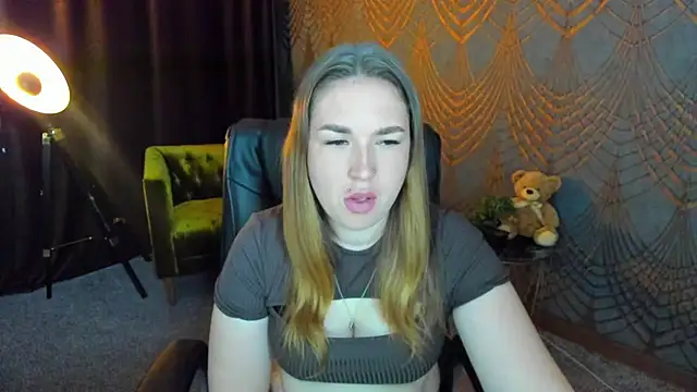 Snapshot of Sofii_darling chatting on April 2026 04:27:02 PM Sofii darling online show from April 2026 04:27:02 PM