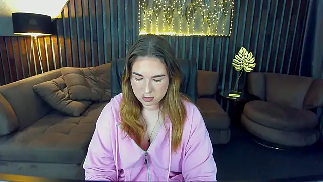 Snapshot of Sofii_darling chatting on May 2026 04:38:01 PM Sofii darling online show from May 2026 04:38:01 PM