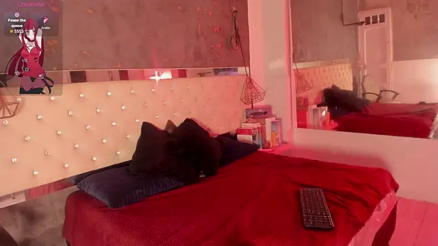 Viiolettlopez online show from September 2025 01:23:02 PM