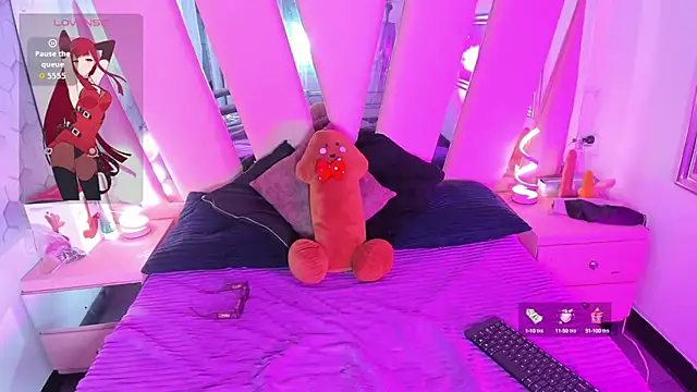 Viiolettlopez online show from October 2025 01:33:02 PM