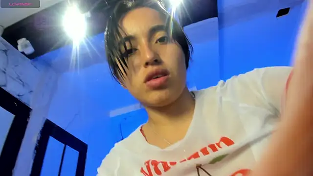 Starbutterflyy  online show from October 2025 03:58:02 AM