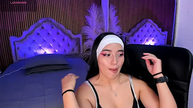 Starbutterflyy  online show from March 2026 05:02:01 AM