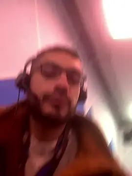 Snapshot of malek_xarx_ chatting on January 2026 03:03:01 PM malek xarx online show from January 2026 03:03:01 PM