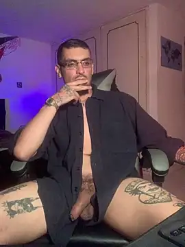Snapshot of malek_xarx_ chatting on March 2026 04:20:01 AM malek xarx online show from March 2026 04:20:01 AM