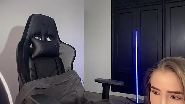 s meow online show from November 2025 03:45:02 PM