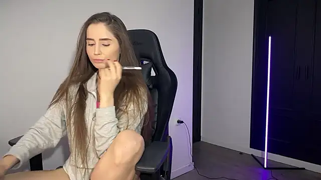 s meow online show from December 2025 10:04:02 PM