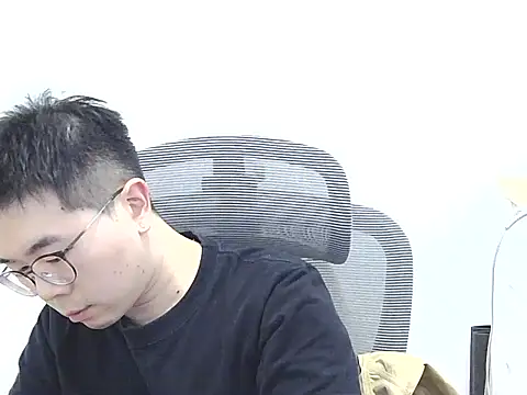 Adzard65 online show from October 2025 03:25:01 PM