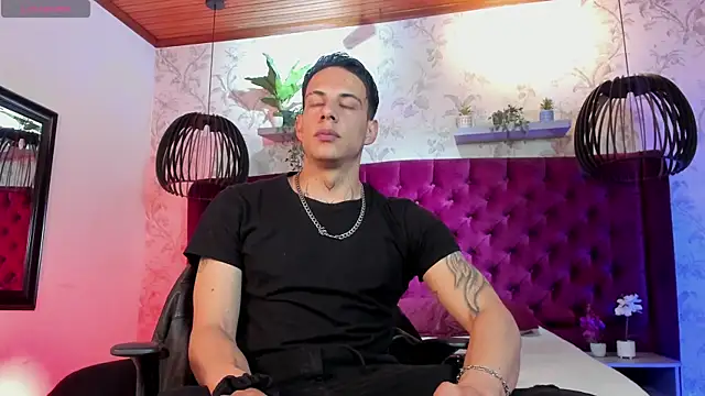 Snapshot of Dustin_Sonne chatting on July 2026 03:34:01 AM Dustin Sonne online show from July 2026 03:34:01 AM