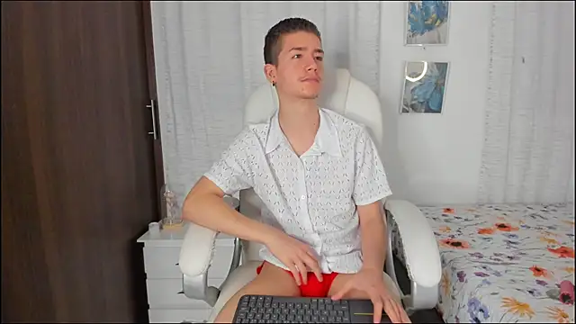 ThiagooJames online show from September 2025 12:43:02 AM