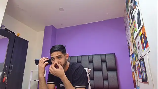 ashtoncooperr online show from September 2025 07:49:01 PM