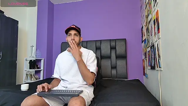 ashtoncooperr online show from October 2025 05:34:01 PM