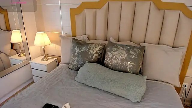 Snapshot of MaddieParker chatting on November 2025 07:36:02 PM MaddieParker online show from November 2025 07:36:02 PM