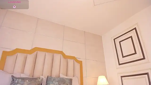 Snapshot of MaddieParker chatting on November 2025 07:56:02 PM MaddieParker online show from November 2025 07:56:02 PM