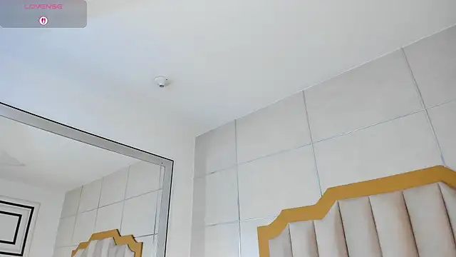 Snapshot of MaddieParker chatting on November 2025 07:56:01 PM MaddieParker online show from November 2025 07:56:01 PM