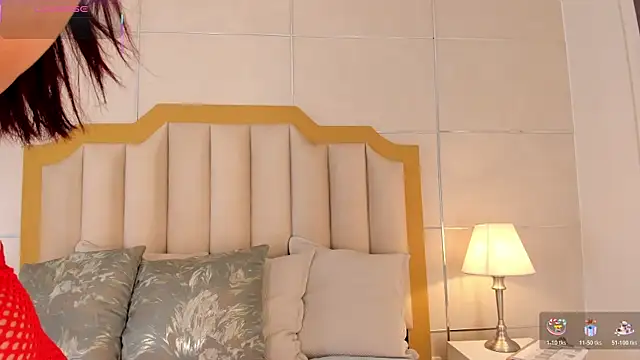 Snapshot of MaddieParker chatting on December 2025 07:11:02 PM MaddieParker online show from December 2025 07:11:02 PM