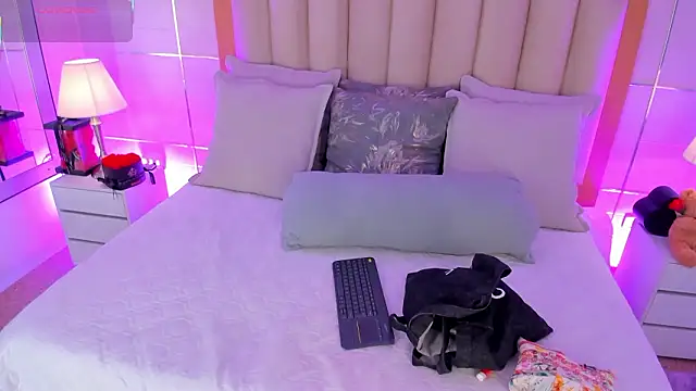 Snapshot of MaddieParker chatting on February 2026 07:21:02 PM MaddieParker online show from February 2026 07:21:02 PM