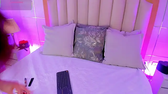 Snapshot of MaddieParker chatting on February 2026 07:36:02 PM MaddieParker online show from February 2026 07:36:02 PM