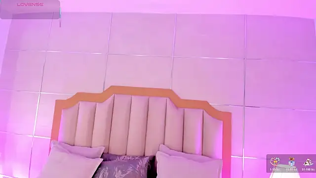 Snapshot of MaddieParker chatting on February 2026 07:04:01 PM MaddieParker online show from February 2026 07:04:01 PM