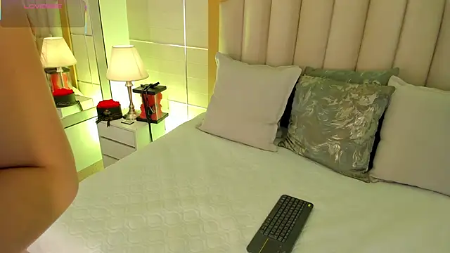 Snapshot of MaddieParker chatting on February 2026 07:55:02 PM MaddieParker online show from February 2026 07:55:02 PM