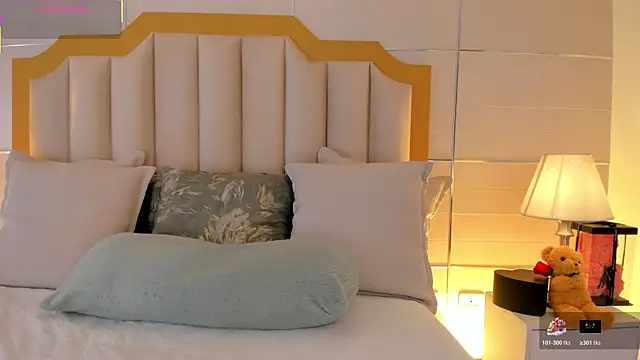 Snapshot of MaddieParker chatting on February 2026 08:09:01 PM MaddieParker online show from February 2026 08:09:01 PM