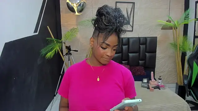 Snapshot of alana_bonny chatting on June 2026 02:19:02 PM alana bonny online show from June 2026 02:19:02 PM