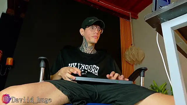 david huge online show from July 2026 03:19:02 AM