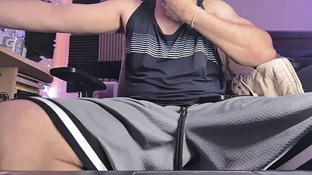 Percy0904 online show from April 2026 06:42:02 AM