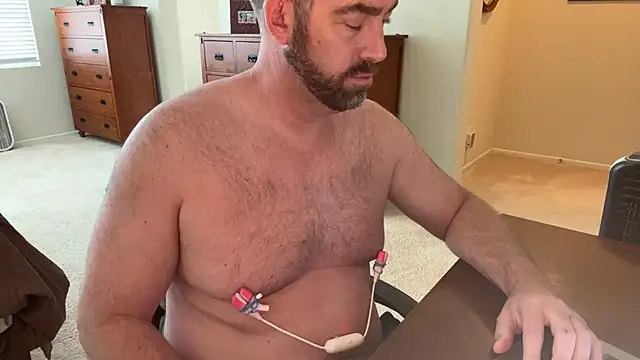 Snapshot of spongers1402 chatting on April 2026 05:43:02 PM spongers1402 online show from April 2026 05:43:02 PM