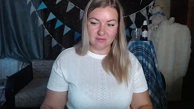 NikaSkylink online show from September 2025 03:43:01 AM