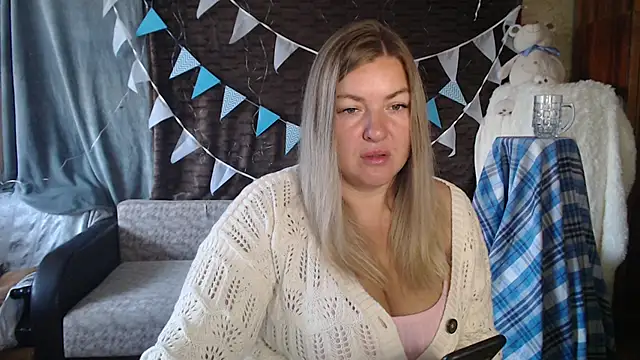 NikaSkylink online show from October 2025 04:21:01 AM