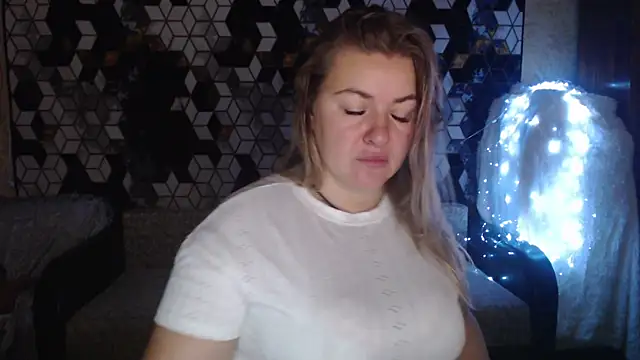 NikaSkylink online show from November 2025 03:50:02 AM