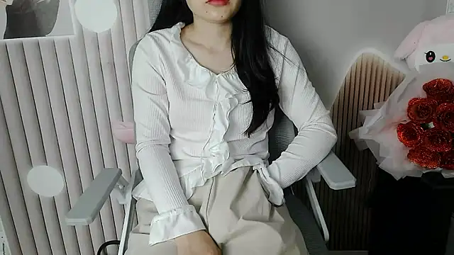 Emachiii online show from November 2025 12:25:01 AM