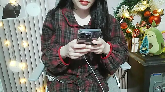 Emachiii online show from December 2025 01:10:01 AM