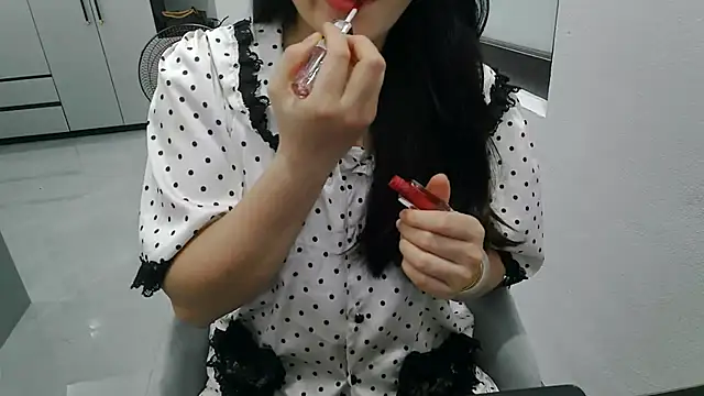 Snapshot of Emachiii chatting on May 2026 12:34:02 PM Emachiii online show from May 2026 12:34:02 PM