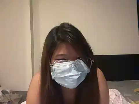 sweetguay9871 online show from February 2026 05:47:02 PM