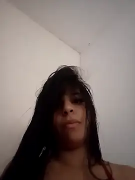 Snapshot of Carolzinha150 chatting on June 2026 05:48:01 PM Carolzinha150 online show from June 2026 05:48:01 PM
