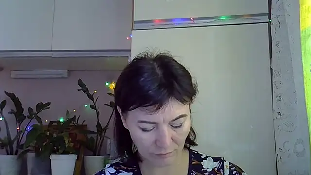 Krystal 82 online show from September 2025 05:18:02 AM