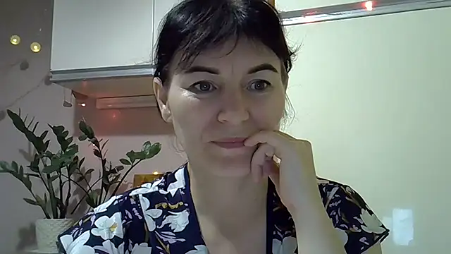 Krystal 82 online show from October 2025 10:17:02 PM