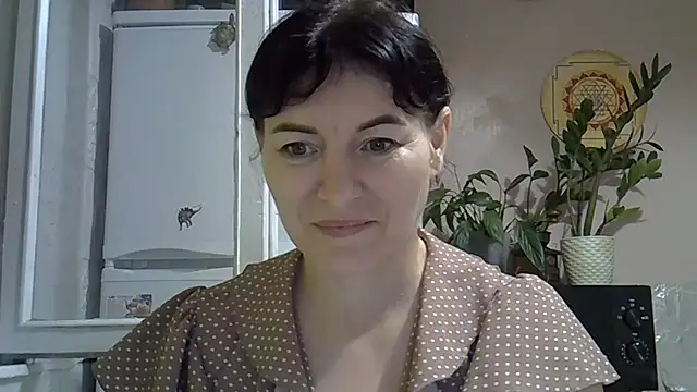 Krystal 82 online show from November 2025 04:07:02 PM